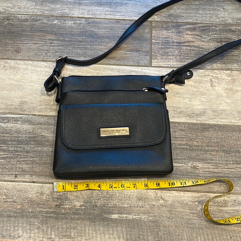 Andrew Marc cross body. Tons of pockets